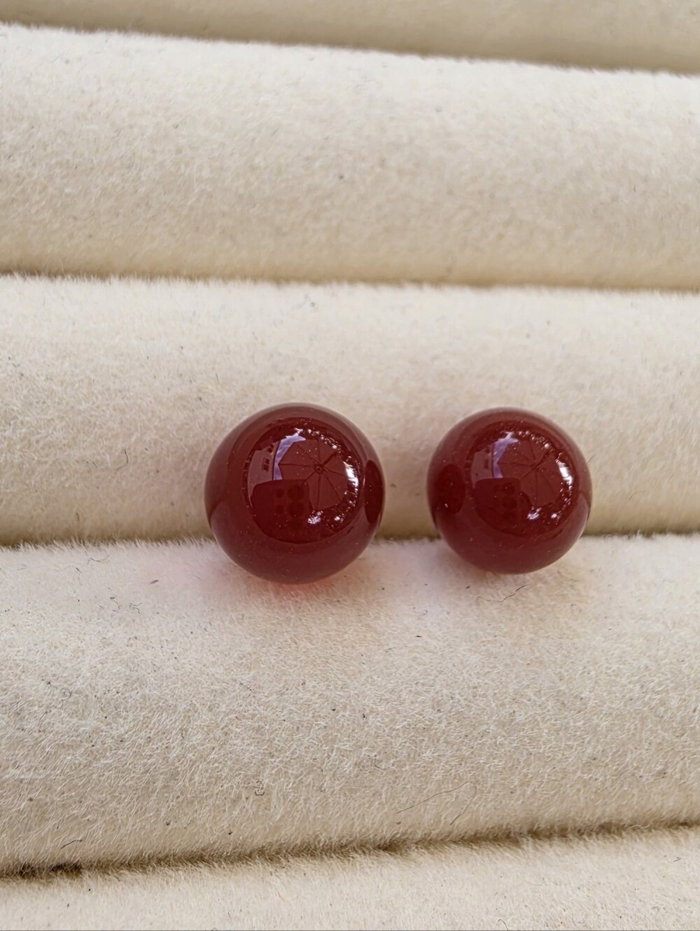 14K Gold Post Round Red Stone Stud Earrings • 8.3mm • 1.58g
